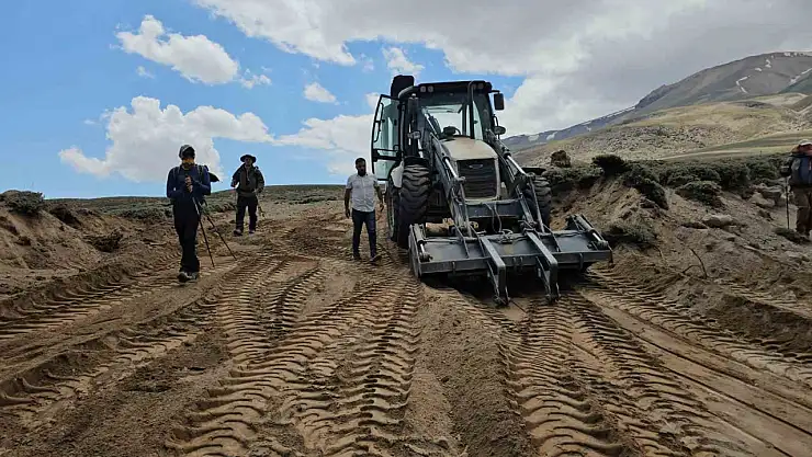 Aydınlar Belediyesi, Süphan Dağı'nda Dağcılar İçin Yeni Yol Çalışmalarına Başladı