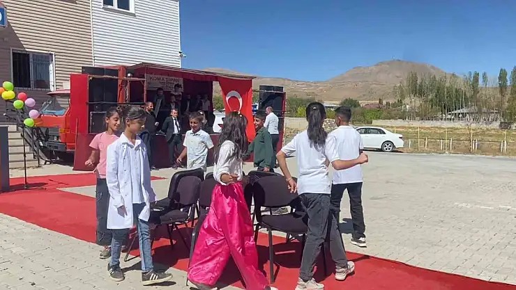 Aydınlar'da İlköğretim Haftası coşkuyla kutlandı, eğitimin önemi vurgulandı