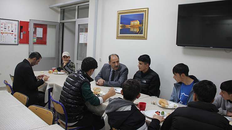 Aziz Gün'den Haydar Aliyev Fen Lisesi Öğrenci ve Öğretmenlerine Moral Ziyareti