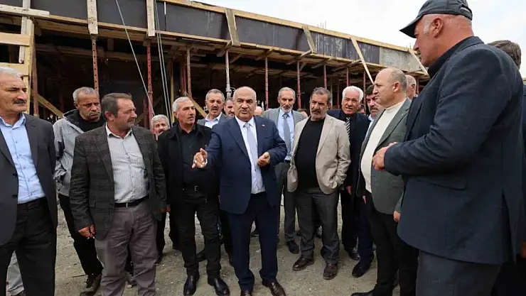 Aziziye Belediyesi Muhtarlara Yatırım ve Plaket Takdim Töreni Düzenledi
