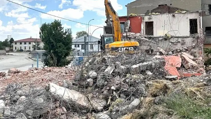 Aziziye'de Kentsel Dönüşüm Çalışmaları Hafta Sonu da Devam Ediyor