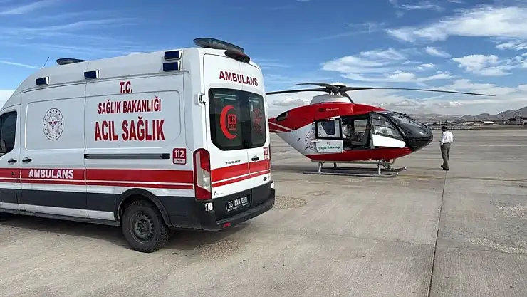 Bahçesaray'daki trafik kazasında yaralı vatandaş helikopterle Van'a sevk edildi