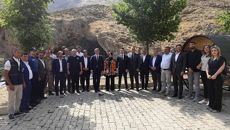 Bahçesaray doğal güzellikleriyle turizm merkezine dönüşüyor