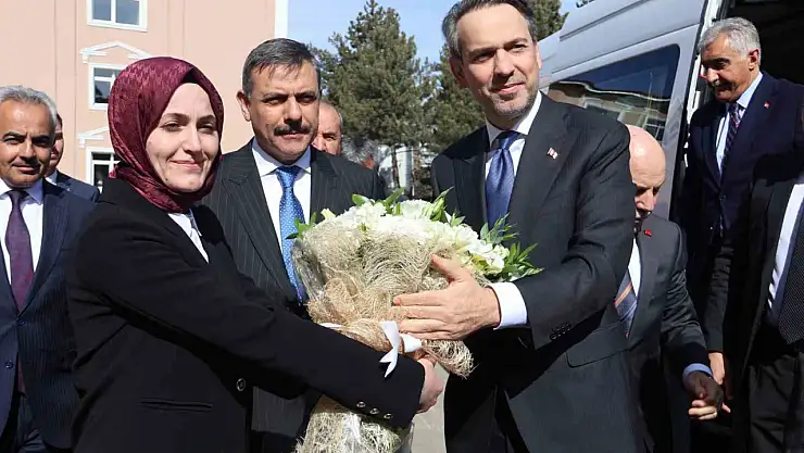 Bakan Bayraktar'dan Erzurum'a ramazan dokunuşu
