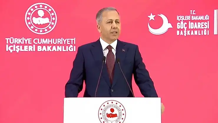 Bakan Yerlikaya açıkladı: 9 Aralık'tan bu yana 81 bin 576 Suriyeli ülkesine döndü