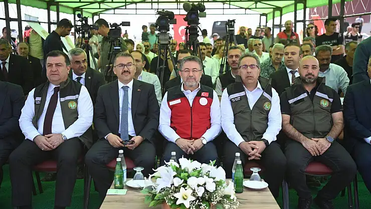 Bakan Yumaklı Iğdır'da çiftçilerle buluştu, hayvancılığa destek projesini tanıttı