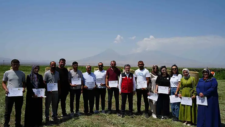 Bakan Yumaklı, Iğdır'da Kırsalda Hayvancılığı Destekleyen Proje Kapsamında İlk Hayvan Dağıtım Törenine Katıldı