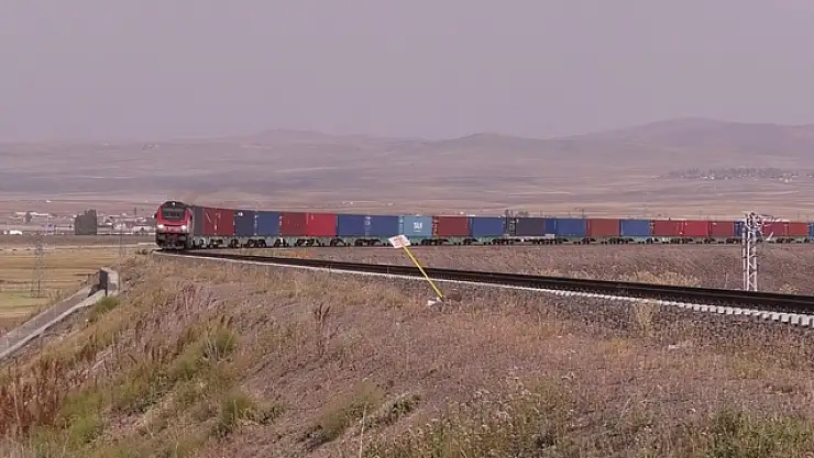 Bakü-Tiflis-Kars Demiryolu ile İlk 7 Ayda 250 Bin Ton Yük Taşıması Gerçekleştirildi
