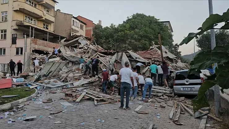 Balıkesir'de büyük deprem: İşte ilk bilgiler