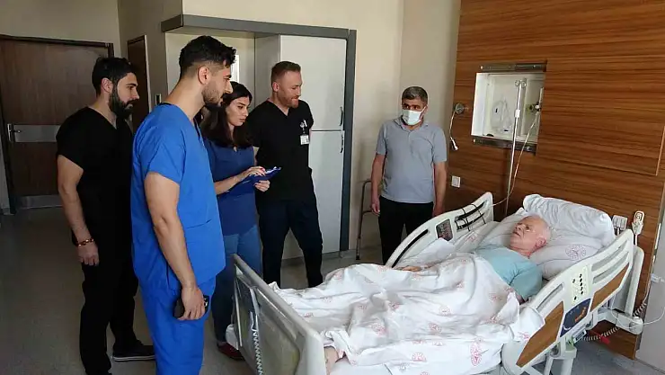 Başarılı aort ameliyatıyla yaşam mücadelesi veren hasta sağlığına kavuştu
