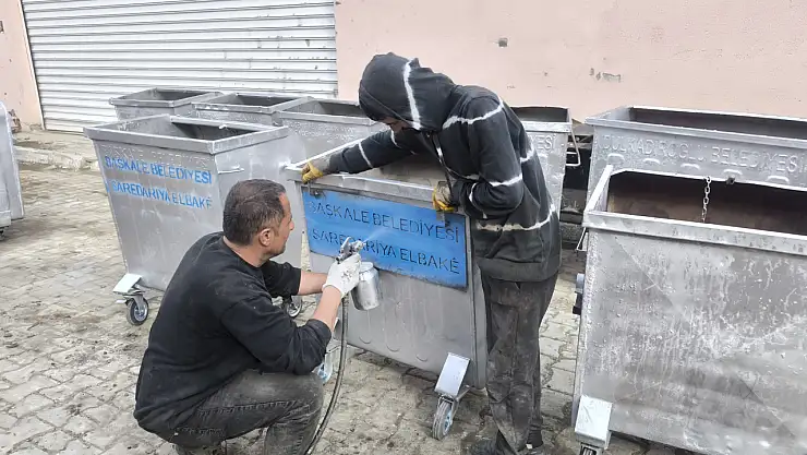 Başkale Belediyesinden Çevre Hamlesi: 300 Çöp Konteyneri Yenilendi