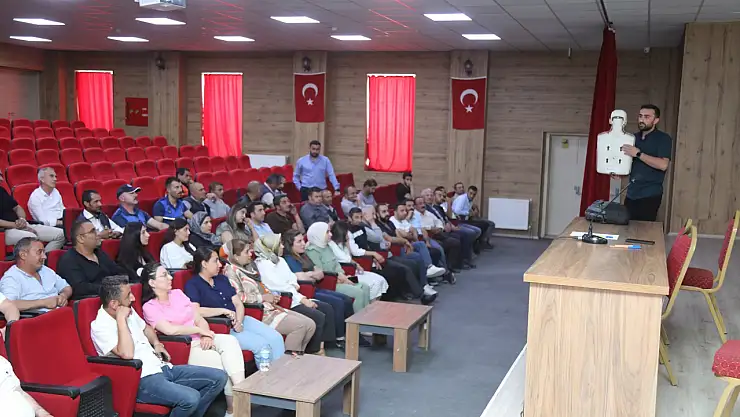 Başkale Belediyesinden personeline ilk yardım eğitimi desteği