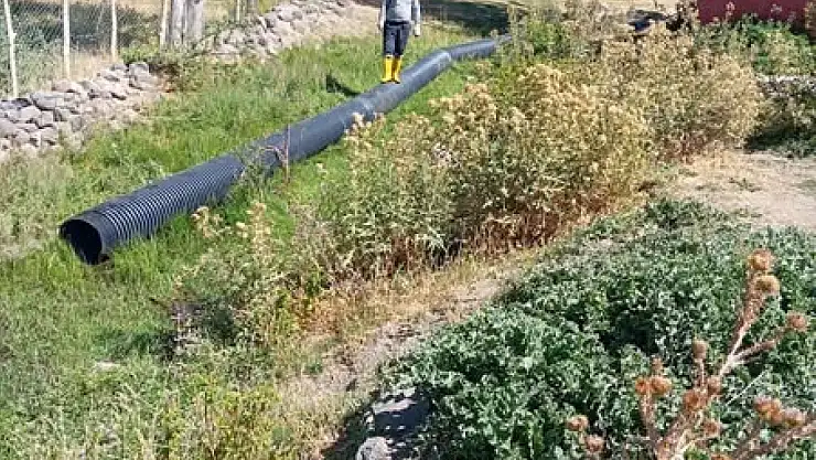 Başkale'de Alt Yapı Çalışmaları Tüm Hızıyla Devam Ediyor