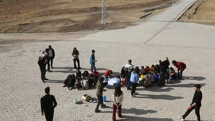 Başkale'de Çocuklara Renkli Şenlik