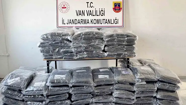 Başkale'de Gümrük Kaçakçılığına Geçit Yok: Kaçak Malzemeler Ele Geçirildi!