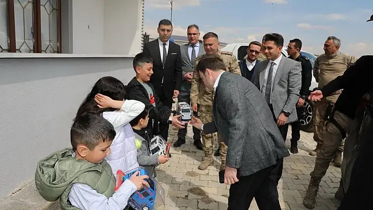 Başkale'de Kaymakam Erdoğan bayramlaşma programlarına katıldı