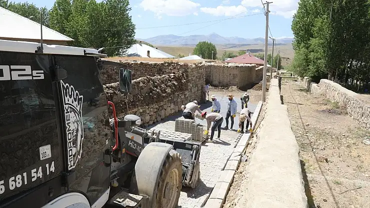 Başkale'de Modern Parke Taşı Çalışmaları, 60 Bin Metrekare Hedefleniyor