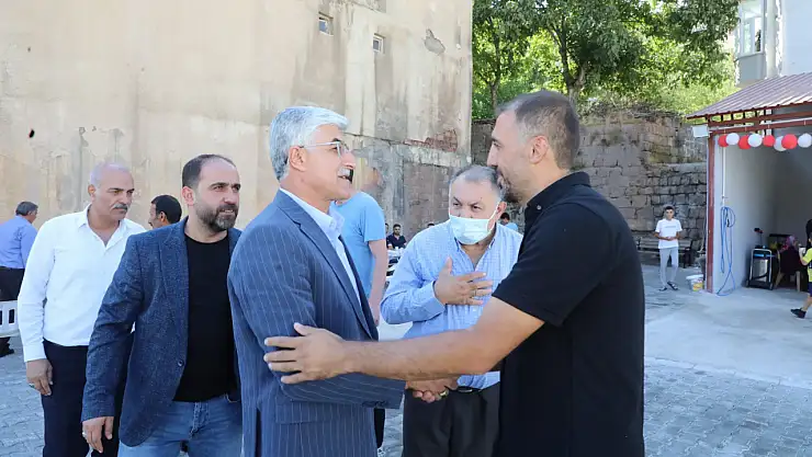 Başkan Yardımcısı Kurtulgu, Atatürk Mahallesi'ndeki TEM Oto Yıkama Açılışına Katıldı