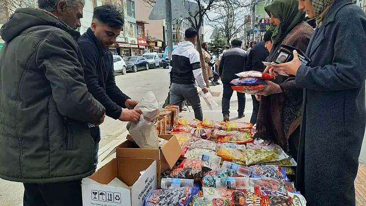 Bayram alışverişi Kars'ta şenlik havası estirdi