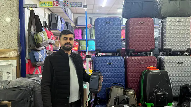 Bayram tatilinin sonuna gelinirken Doğubayazıt'ta valiz satışlarında hareketlilik