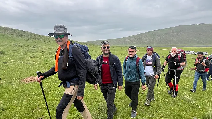 Bazid dağcılık grubu bu kez Meydan Yaylası'nı adımladı