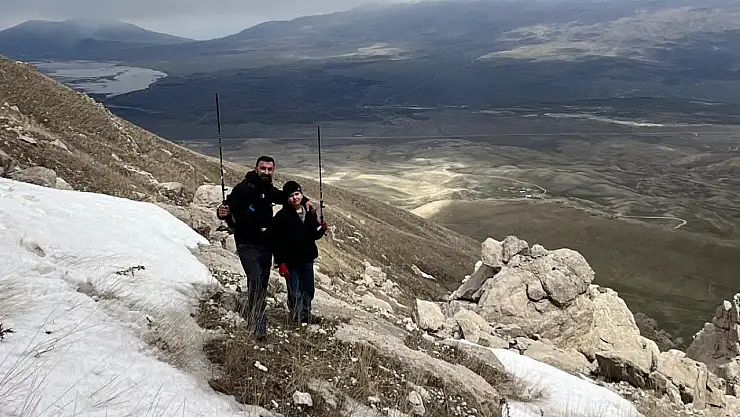 Bazid Dağcılık'tan İshak Paşa Sarayı'nın silueti eşliğinde doğa yürüyüşü