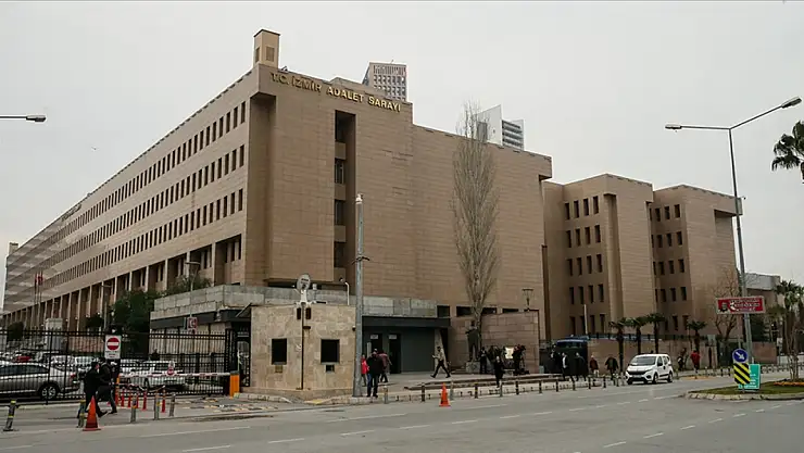 Belediyede dev operasyon: Eski başkan Tunç Soyer de gözaltında