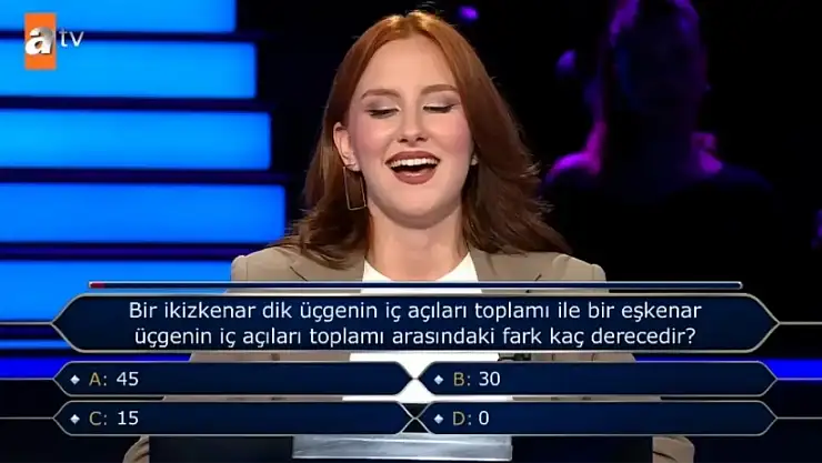 Bir ikizkenar dik üçgenin iç açıları toplamı ile bir eşkenar üçgenin iç açıları toplamı arasındaki fark kaç derecedir?