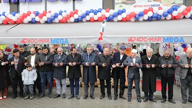 Bitlis Belediyesi Başkan Vekili Necmi Menteş, Koçmar Mega İş Yeri Açılışına Katıldı