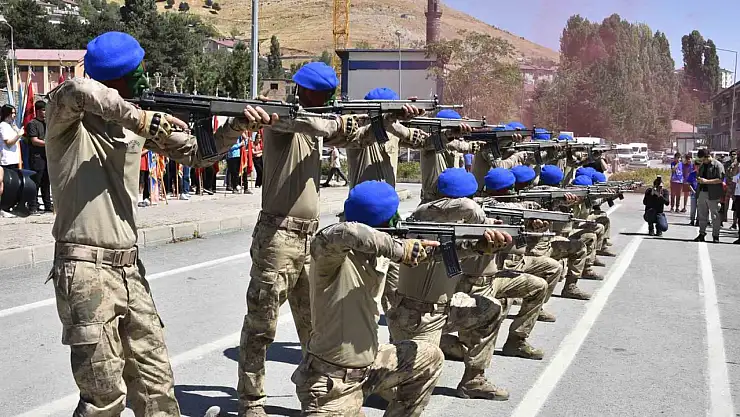 Bitlis, düşman işgalinden kurtuluşunun 109. yıl dönümünü coşkuyla kutluyor