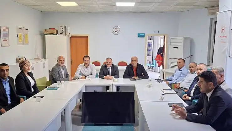 Bitlis İl Sağlık Müdürlüğü Hizmet Kalitesini Artırmaya Yönelik Değerlendirme Toplantısı Gerçekleştirdi