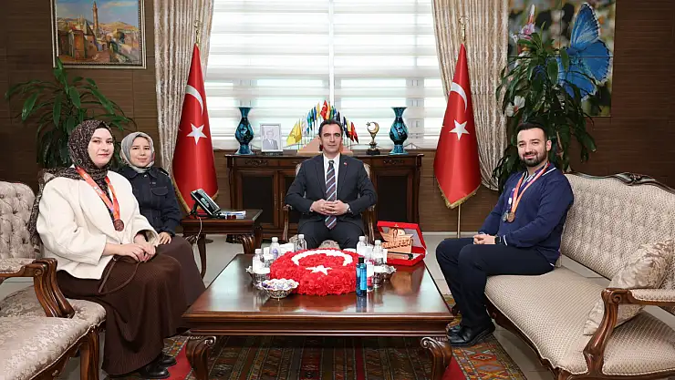 Bitlis'in Gururu Öğretmenlere Vali Karakaya'dan Tebrik