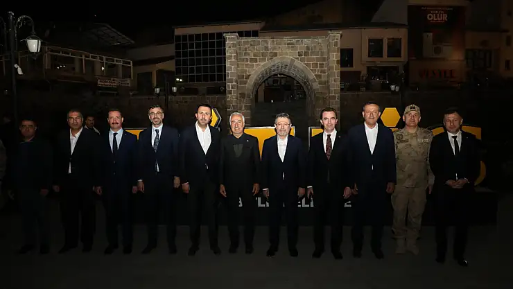 Bitlis'in Tarihi Mekanlarında Ziyaret Bakan Yumaklı ve Heyetten Kadim Şehre İnceleme