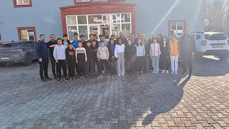 Bitlis Kros Ligi Öncesi Sporculardan İl Müdürüne Ziyaret