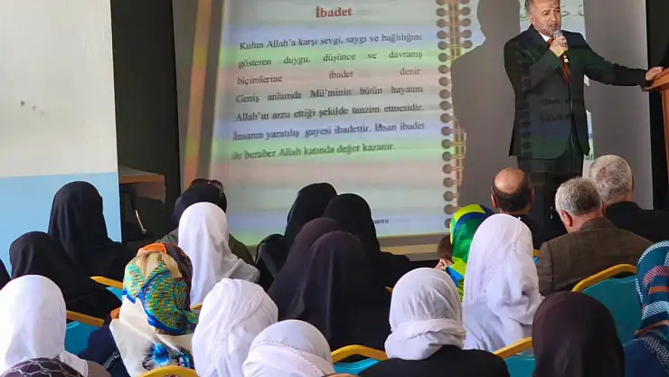 Bitlis Müftülüğü'nden 2025 Hac Adaylarına Bilgilendirme Semineri Düzenlendi
