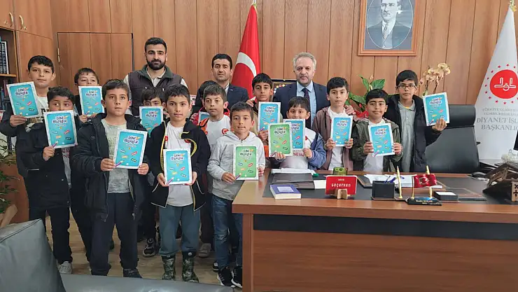 Bitlis Müftülüğü'ne TOKİ 5. Etap Cami Görevlileri ve Çocuklardan Hayırlı Olsun Ziyareti