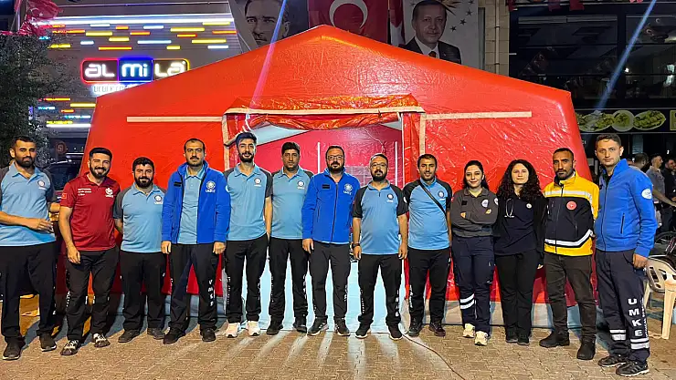 Bitlis'te 15 Temmuz'da sağlık ekipleri etkinliklerde hazır bulunarak tedbir aldı