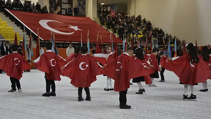 Bitlis'te 23 Nisan Coşkuyla Kutlandı