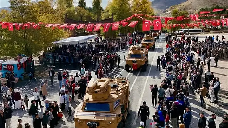 Bitlis'te 29 Ekim Cumhuriyet Bayramı Coşkuyla Kutlandı