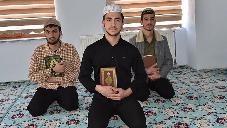 Bitlis'te 4 ayda hafız oldular