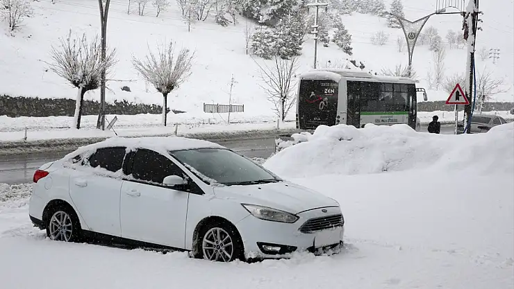 Bitlis'te 80 köy yolu ulaşıma kapandı