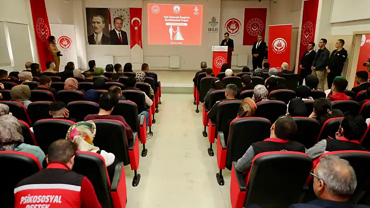 Bitlis'te Aile Haftası Kapsamında Evlenecek Gençlerin Desteklenmesi Programı Düzenlendi