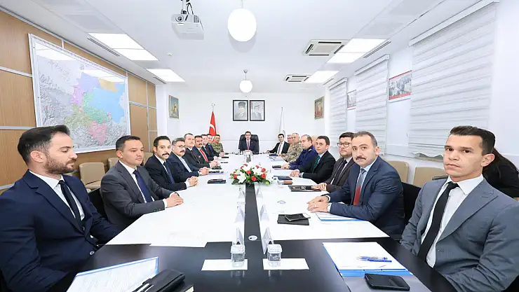 Bitlis'te Asayiş, Güvenlik ve İstihbarat Toplantısı Gerçekleştirildi