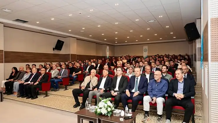 Bitlis'te Bilim, Eğitim ve Kariyer Söyleşisi Gençlerle Buluştu