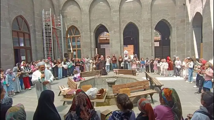 Bitlis'te Cami-Çocuk Şenlikleri, gençlerin cami kültürüyle buluşmasını sağladı