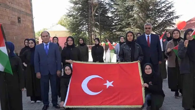 Bitlis'te Eğitim Kurumlarından Filistin İçin Özgün Farkındalık Etkinliği Düzenlendi
