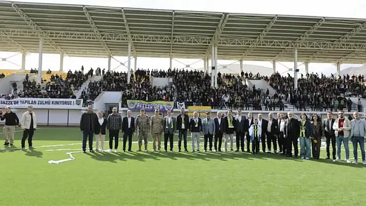 Bitlis'te Eren Stadı'nda Sezonun Açılış Maçı Coşkuyla Gerçekleşti