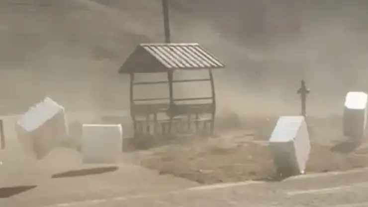 Bitlis'te Fırtına Alarmı: Meteoroloji Uyarısı Gerçekleşti!