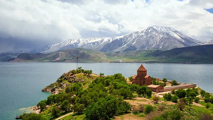 Bitlis'te görmeniz gereken 5 büyüleyici göl manzarası...