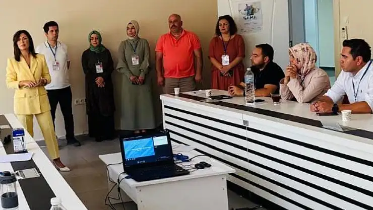 Bitlis'te Hekimlere Tütün Bağımlılığı Tedavisi Eğitimi Verildi